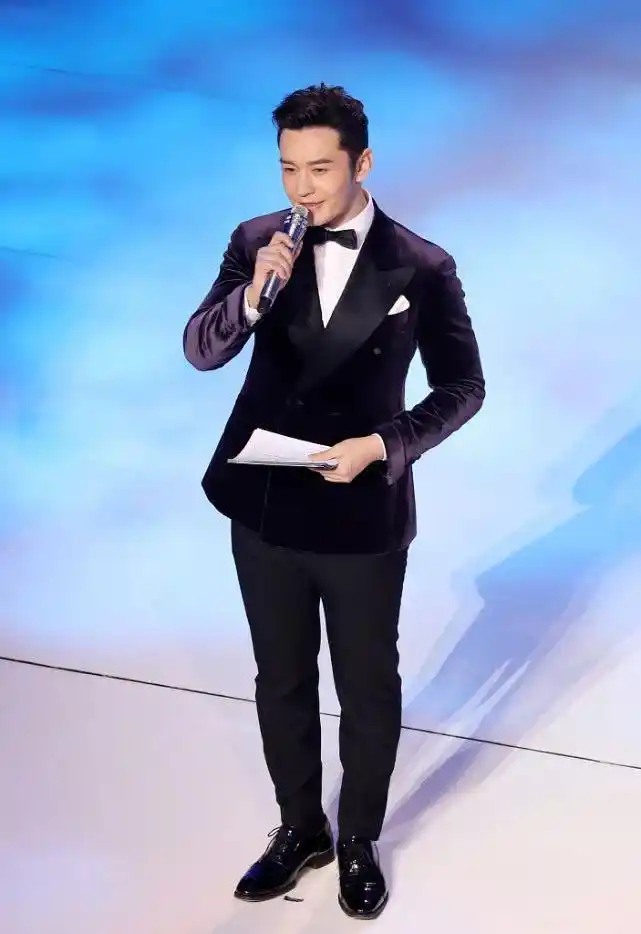 身高179的黄晓明油腻腿短他西装造型很完美满屏的绅士范