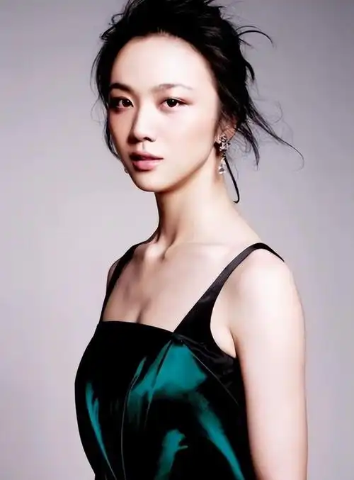 8位颜值普通却引人注目的女明星,倪妮已成"礼服女王"