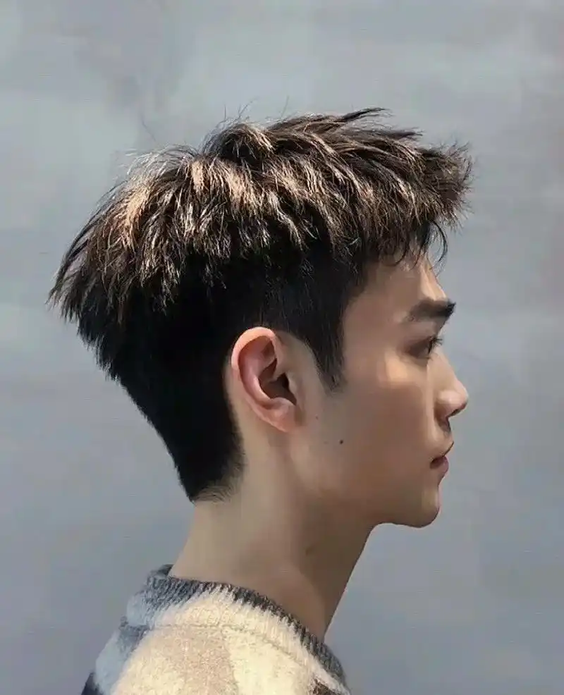 男士立体前刺.男士夏季必备发型 前刺碎盖 男士发型——— 少 - 抖音