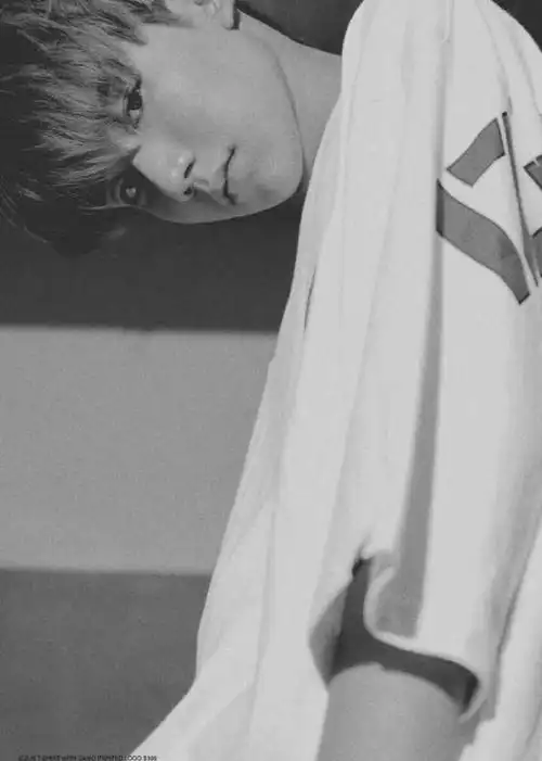 怎么评价王源最新ins的腹肌