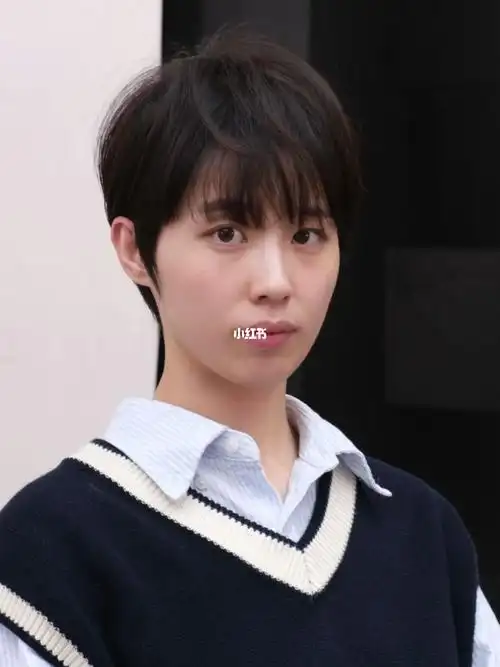 小女生剪了超甜的短发发型