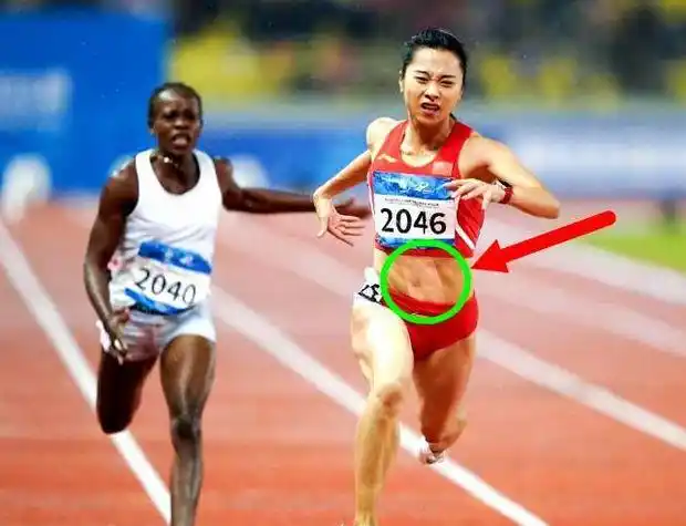 身材婀娜挺拔,小腹贴"遮羞布",撕下后引争议|葛曼棋|纹身|短跑_新浪