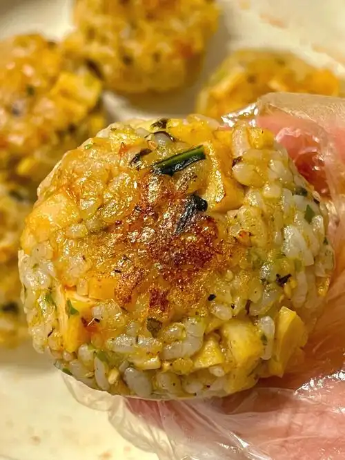 宿舍食记自制海苔肉松饭团九敏太绝了