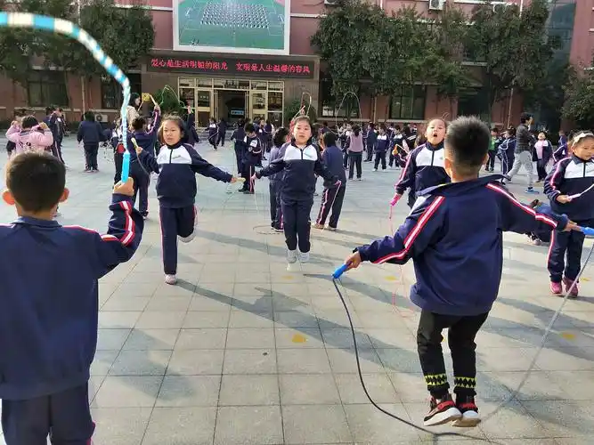 张店区杏园小学的孩子们拥有着属于自己的丰富课间生活