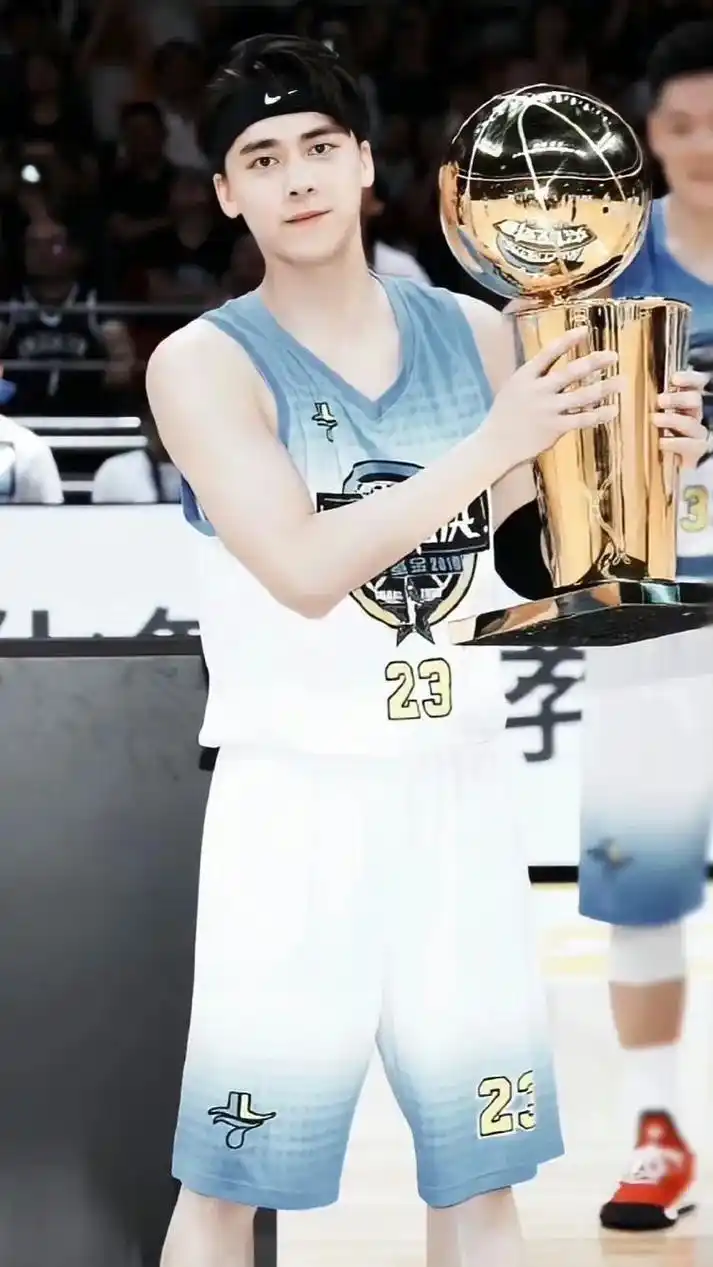 李易峰 #我要打篮球 "看我的男朋友打 - 抖音