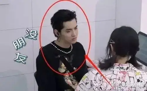 吴亦凡和赵今麦拍节目,赵今麦年仅17岁,吴亦凡看到赵今麦移不开眼睛