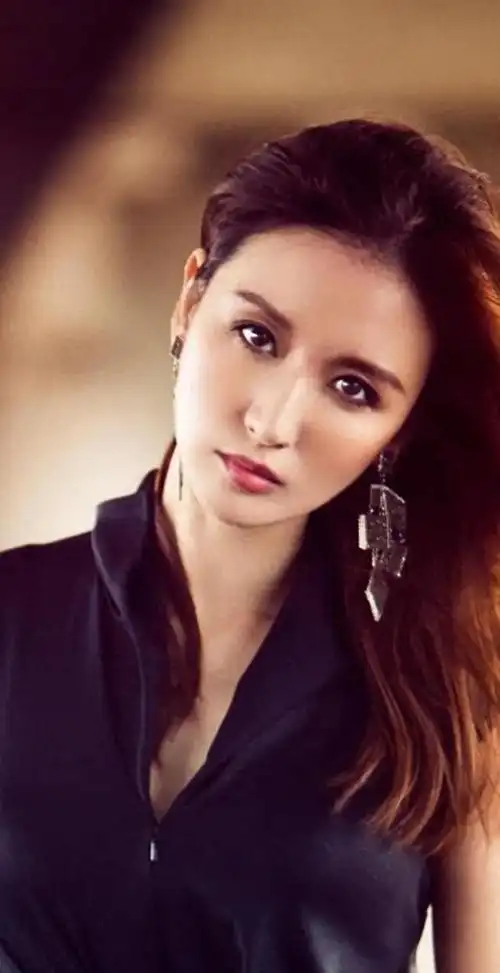 张萌的一组美照,她堪称万人迷,老公发福变油腻与娇妻颜值差别大|演员