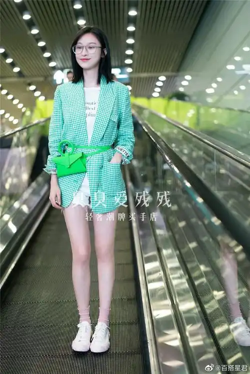 王鸥同citizensofhumanity高腰毛边牛仔短裤牛仔裤