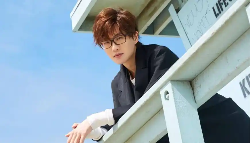 不少,比如断桥残雪,如果当时,甚至因为它的早期风格和周杰伦有些相似