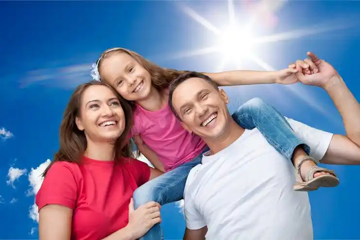 开心快乐的一家三口人摄影高清图片