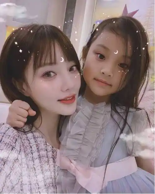 看这些明星的孩子就知道了,网友:基因不会骗人_张庭_陶虹_李小璐