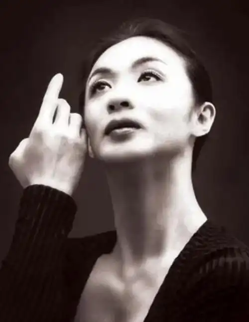 金星:23岁娶妻,28岁变性差点残疾,38岁嫁人后成贤妻良母