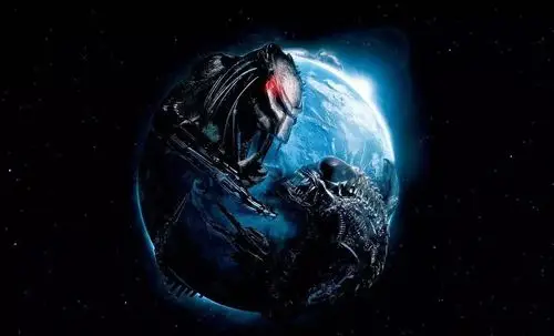 正在热映铁血战士很血腥很暴力