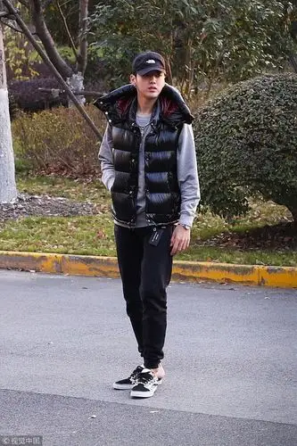 吴亦凡机场街拍.  图片来源:cc/视觉中国