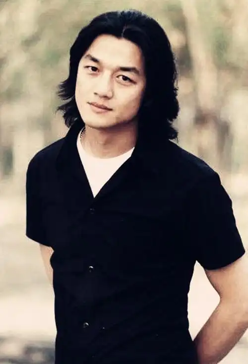 原创李亚鹏的五段劲爆情史他投资水平能有选女友的一半早就暴富了