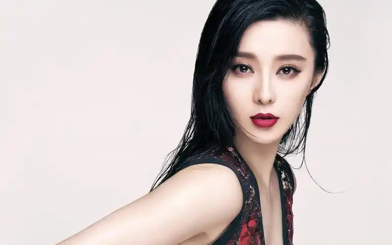 范冰冰冷艳性感写真