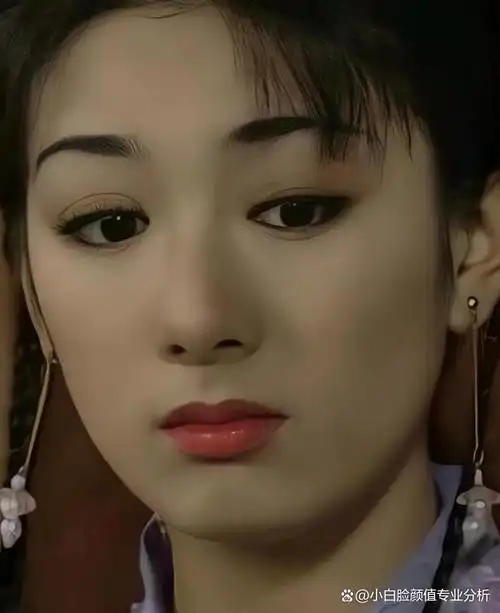 不知道还有多少人记得那个黄奕因美貌而被盛赞的年代,女作家王安忆曾