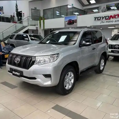 丰田普拉多双门版,一款很硬朗又很有越野范的suv,网友:很炫酷