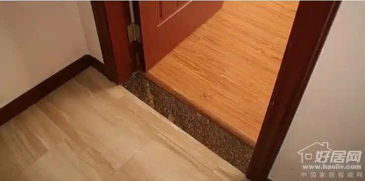 【好居五金网】过门石也叫做石头门槛,是在房屋建筑中,安装在门框下部