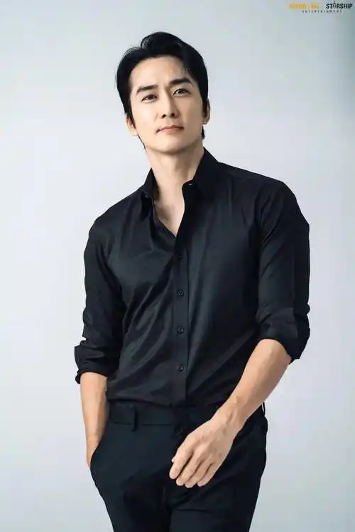 和刘亦菲分手6年,48岁宋承宪现状曝光:未婚独居,工作成瘾