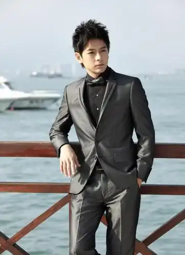 林志颖看着还像20岁出头的小伙子,初恋女友却已白发苍苍