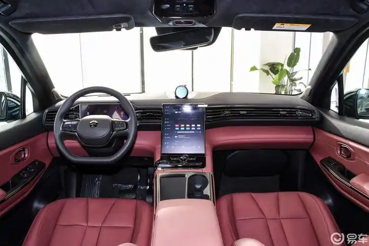 蔚来es8内饰-空间-雷达-易车