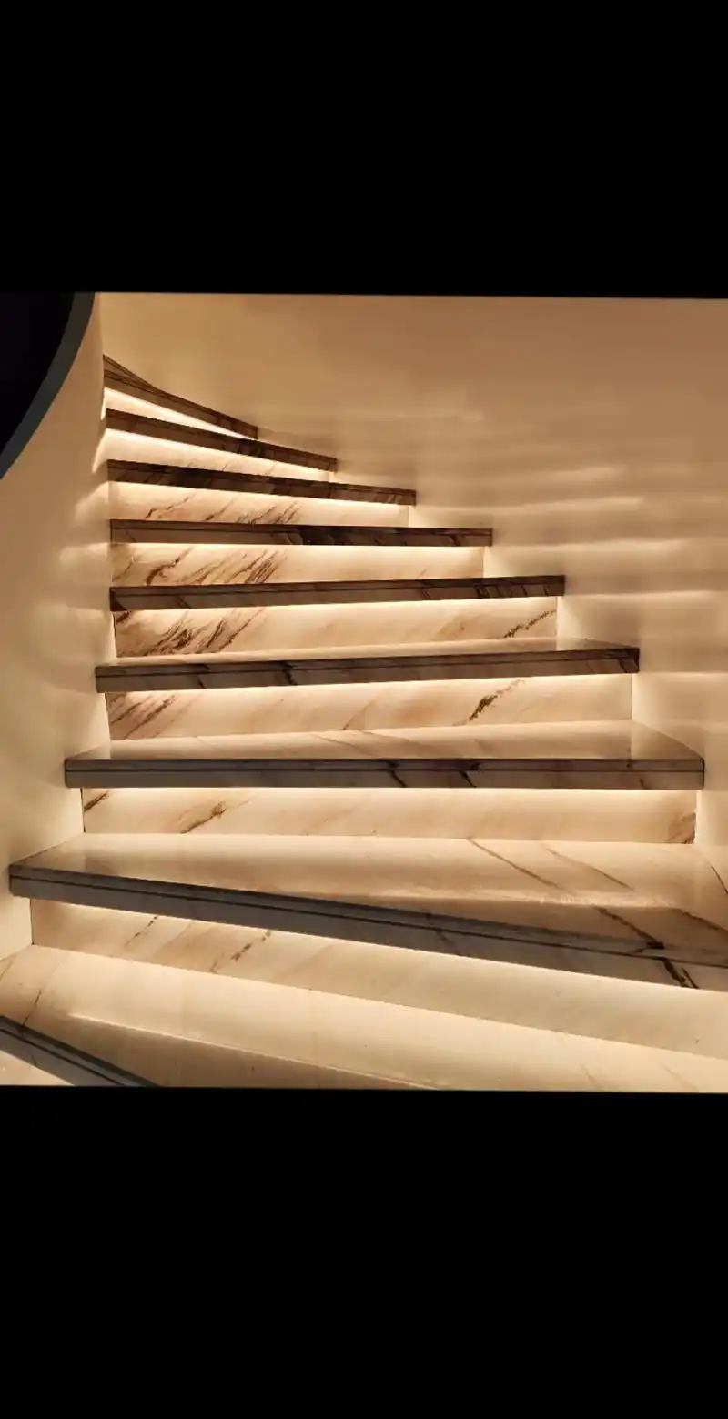 大理石楼梯一经亮相,立刻吸引了我的 - 抖音