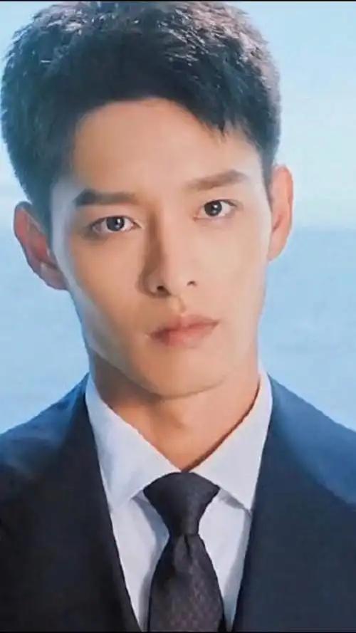 厉腾堪称霸总界的扛把子,论出场方式,还得我厉总 #影视剪辑