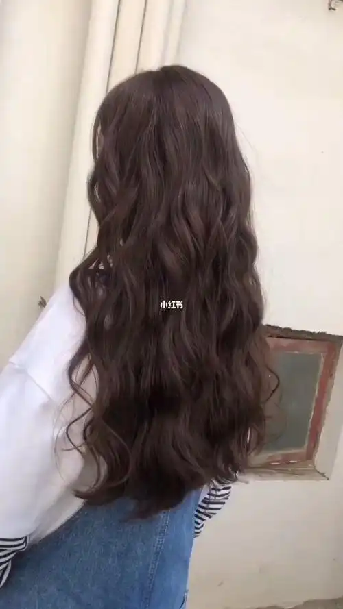 法式浪漫羊毛卷发型推荐