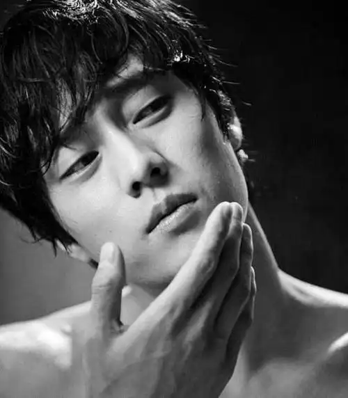 这些韩国模范男星温柔迷人的大长腿男演员