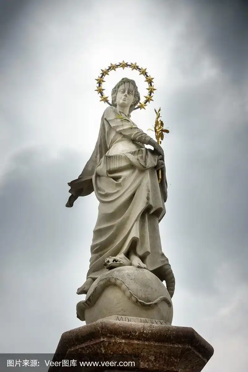 圣母玛利亚雕像