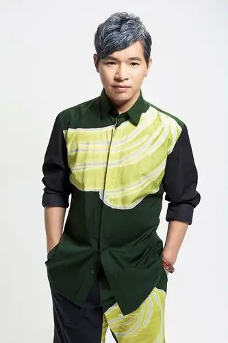 原名冷全伟,1983年1月16日出生于河南省新乡市,中国内地流行乐男歌手