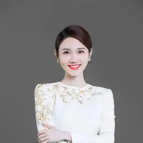 主持人龙洋丈夫是谁(央视小董卿龙洋的个人资料简介)-心语百科