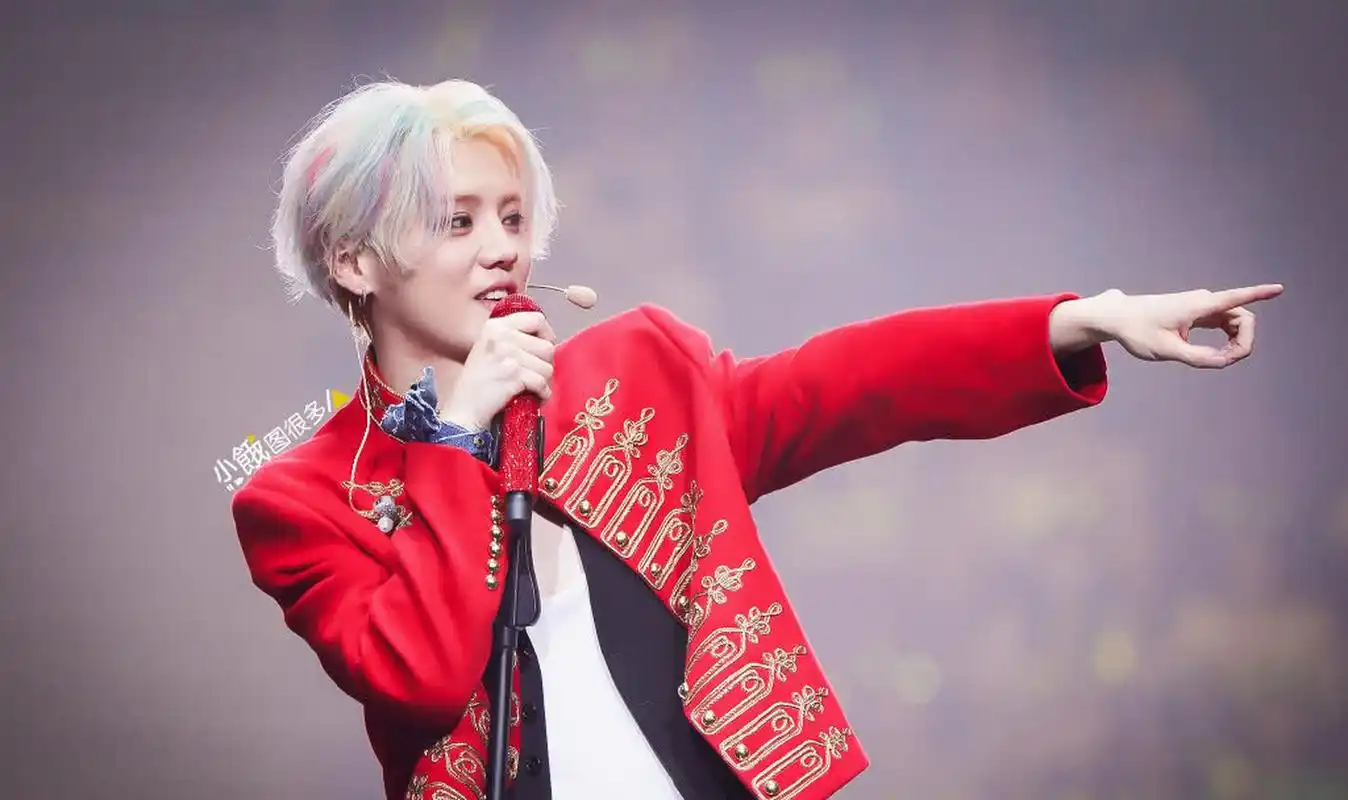 鹿晗染发#[滑稽]