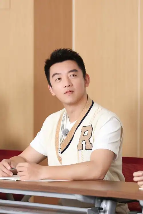 郑恺超话你们的快乐又回来啦!