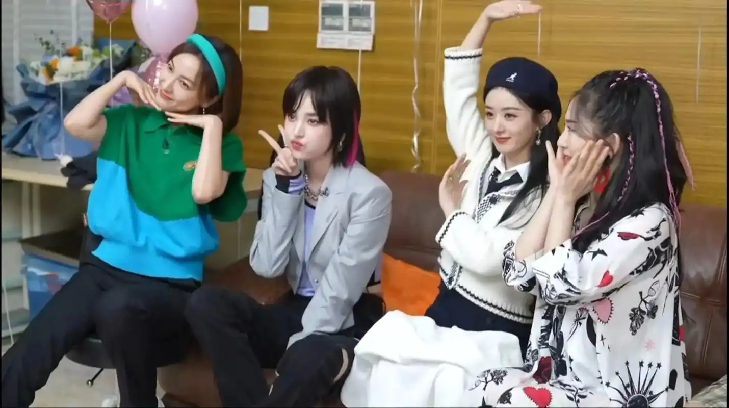 赵丽颖 #古力娜扎 两个女神同框了 - 抖音