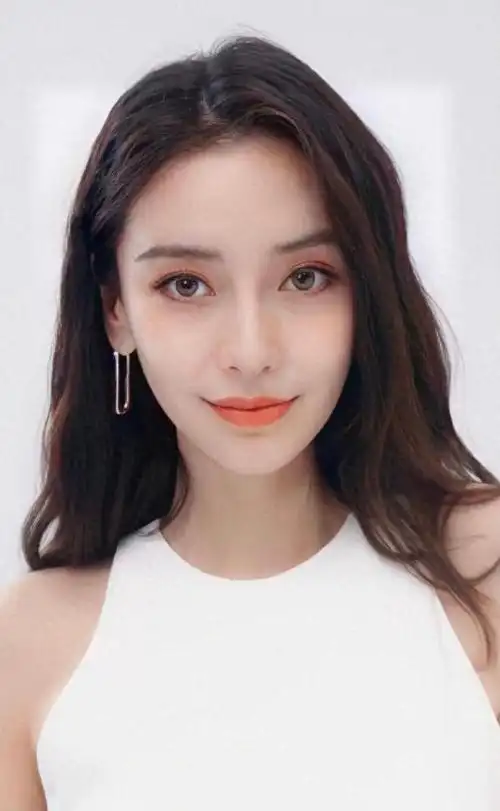 angelababy怼脸拍颜值真的太能打了