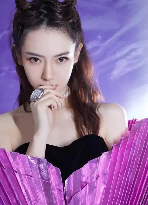 戚薇霸气图片_网易订阅