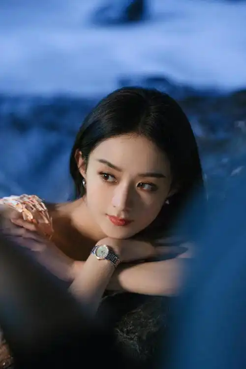 赵丽颖最新清冷大片告别过去认识不一样的她