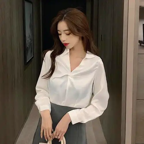 白色衬衫女长袖法式小众垂感心机职业气质雪纺衫褶皱v领秋季上衣