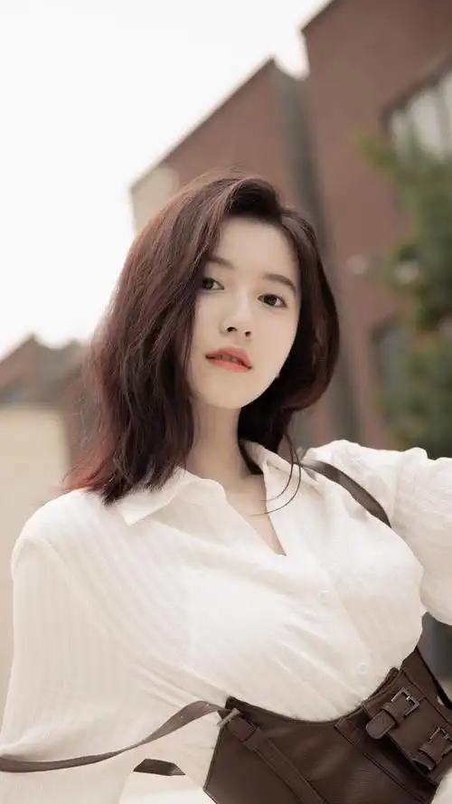 00后中国内地女歌手,演员胡嘉欣