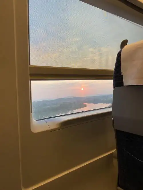 9的漂亮高铁和10.10的半漂亮高铁