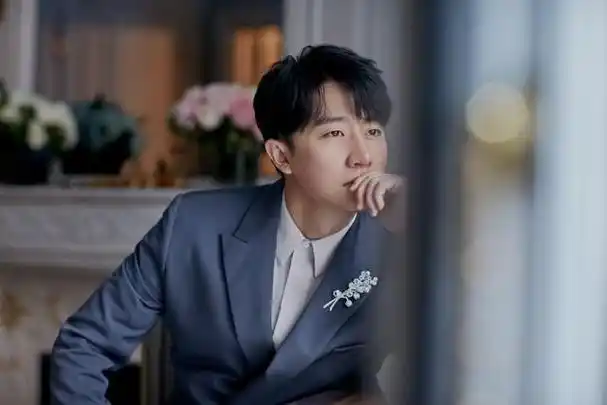 黄轩资料个人资料(霉了13年,35岁终于火了)