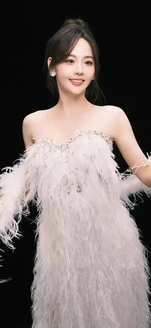 女神惊艳人间之张嘉倪