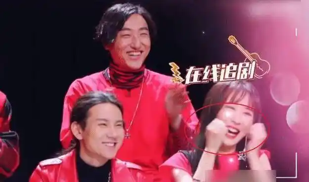 原创王俊凯不惧挑战现场壁咚谢霆锋女选手的表情全场最佳