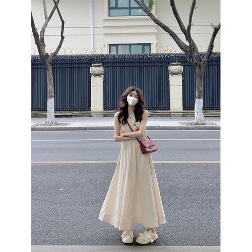 慕高个子长裙到脚踝学生复古风白色背心连衣裙夏季日系梨形身材穿搭