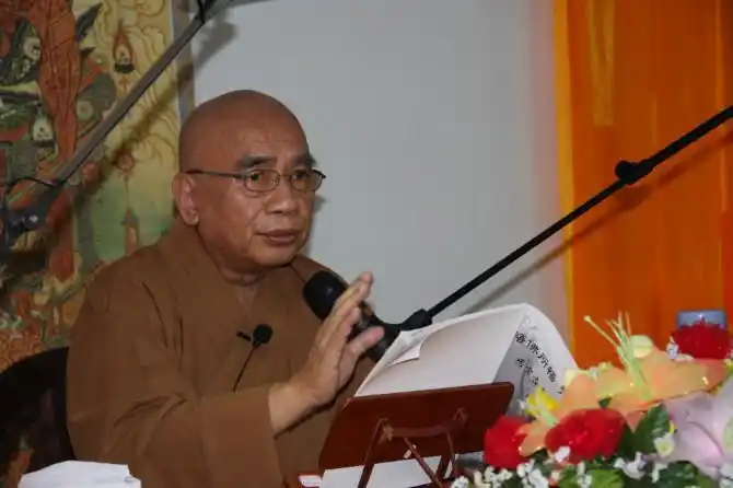 印顺导师纯粹地站在客观的立场,帮助我们抉择空义及修行的法门,这对每