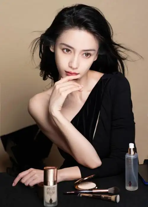 angelababy斜肩黑裙花絮照