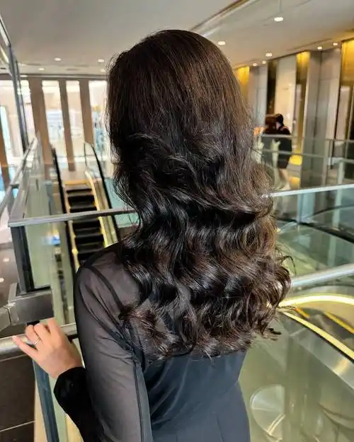 女人不论年龄大小,留长发一定试试半头烫,自然时尚显气质|发型|烫发