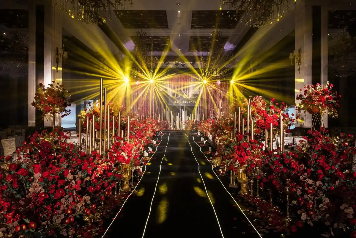 红黑色复古大气婚礼